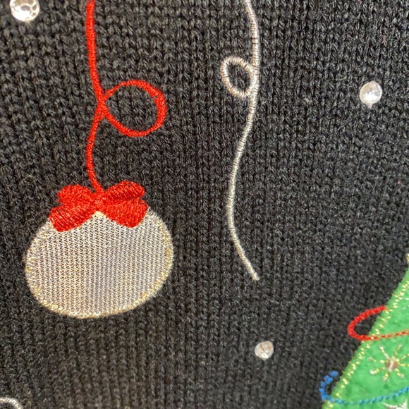Vintage Christmas Sweater - Picture 5 of 14